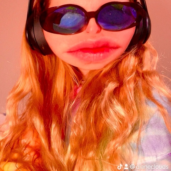 Meet your Posher, Diane - Picture 1 of 1